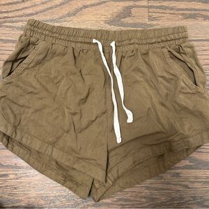 Billabong green shorts